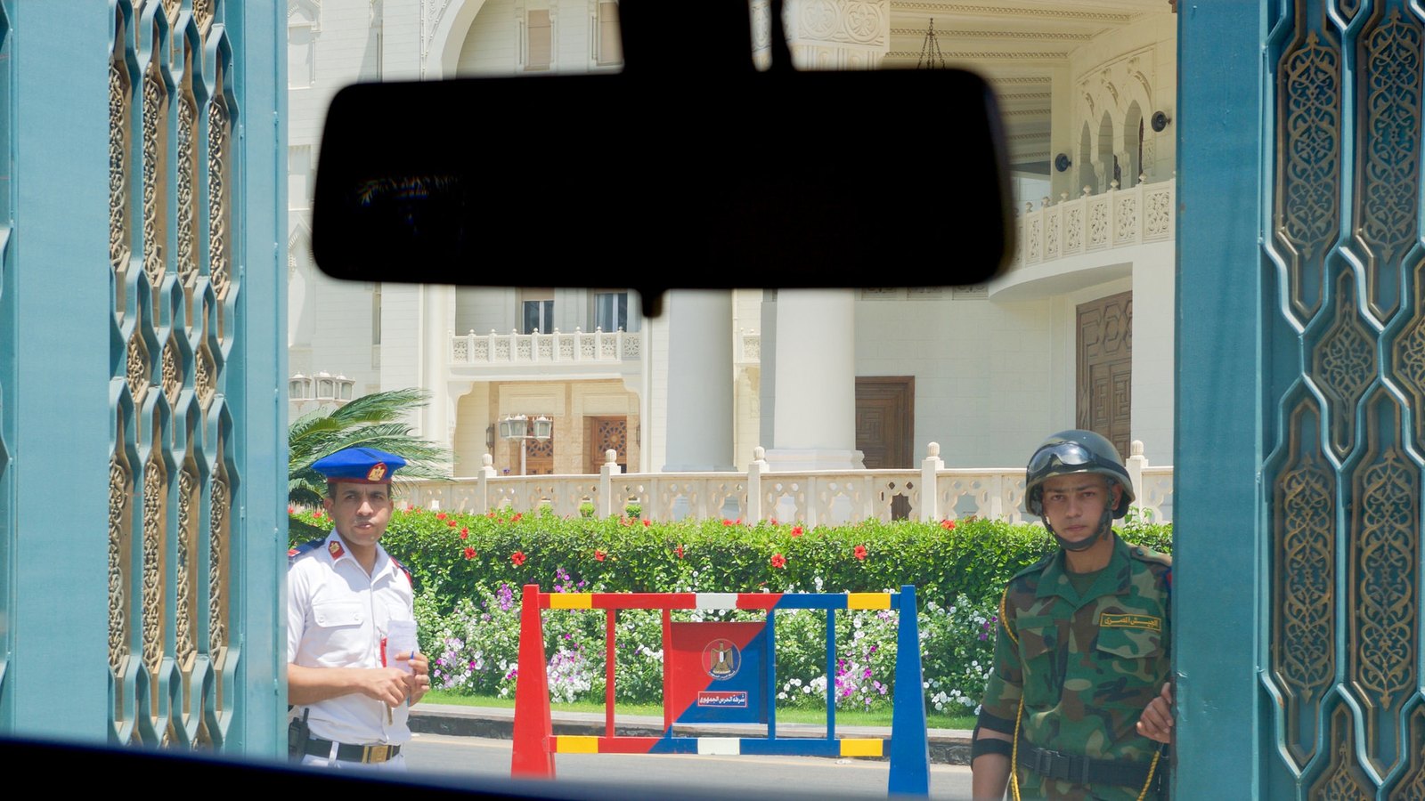 Guards standing outside the presidential palace in Cairo before the arrival of a visiting delegation.