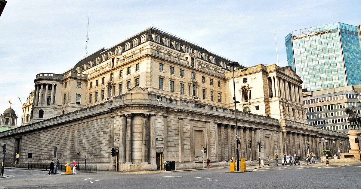 The stone exterior of the Bank of England building on Threadneedle Street in London.